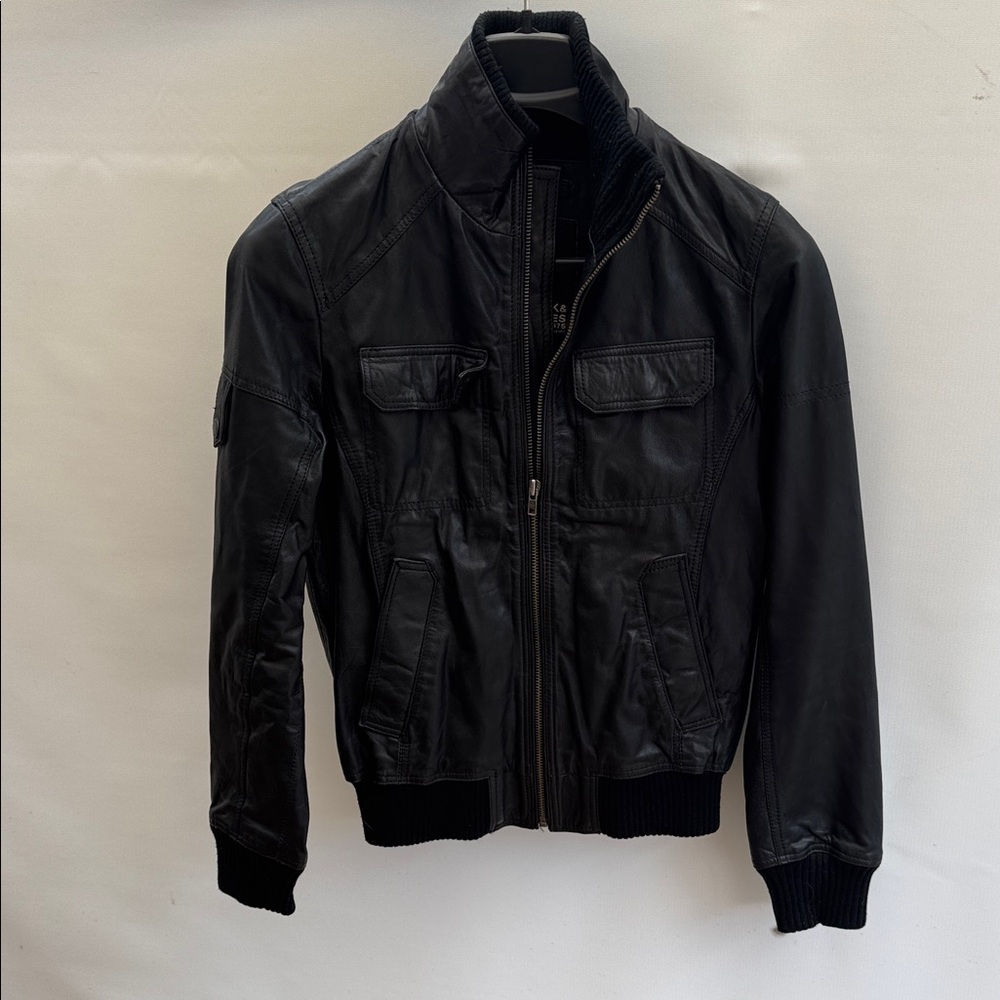 Men's Sleek Black Leather Bomber Jacket